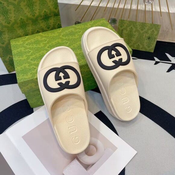 Gucci Cream and Black Women's Slippers - Picture 5 of 9